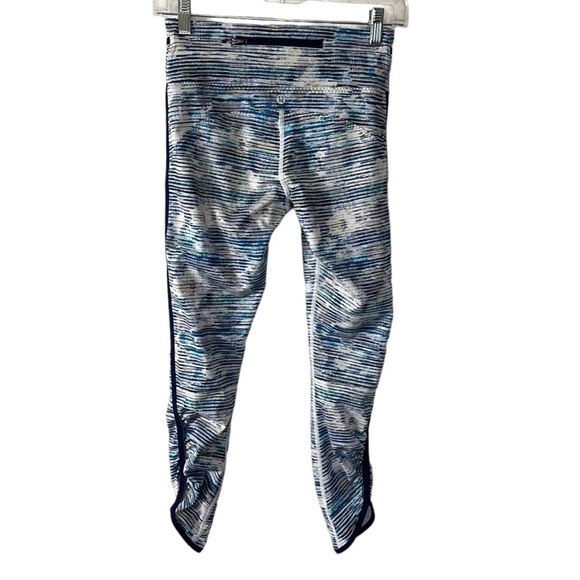 Lululemon Real Quick Tights in Blurry Belle Multi Blue  Women's 4 Ankle Crop 24" - Picture 3 of 15
